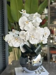 Yapay Orkideli Gümüş Zımba Vazo