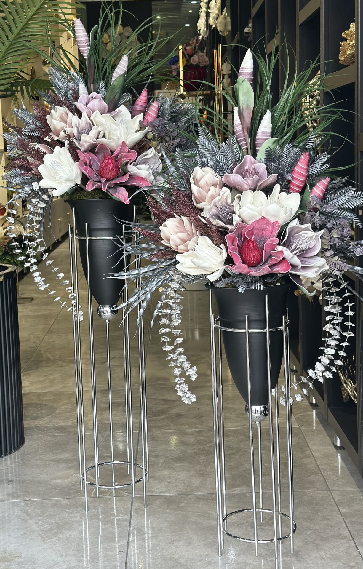 Yapay Çiçekli Küçük Mermi Vazo (sadece küçük boy) No:57