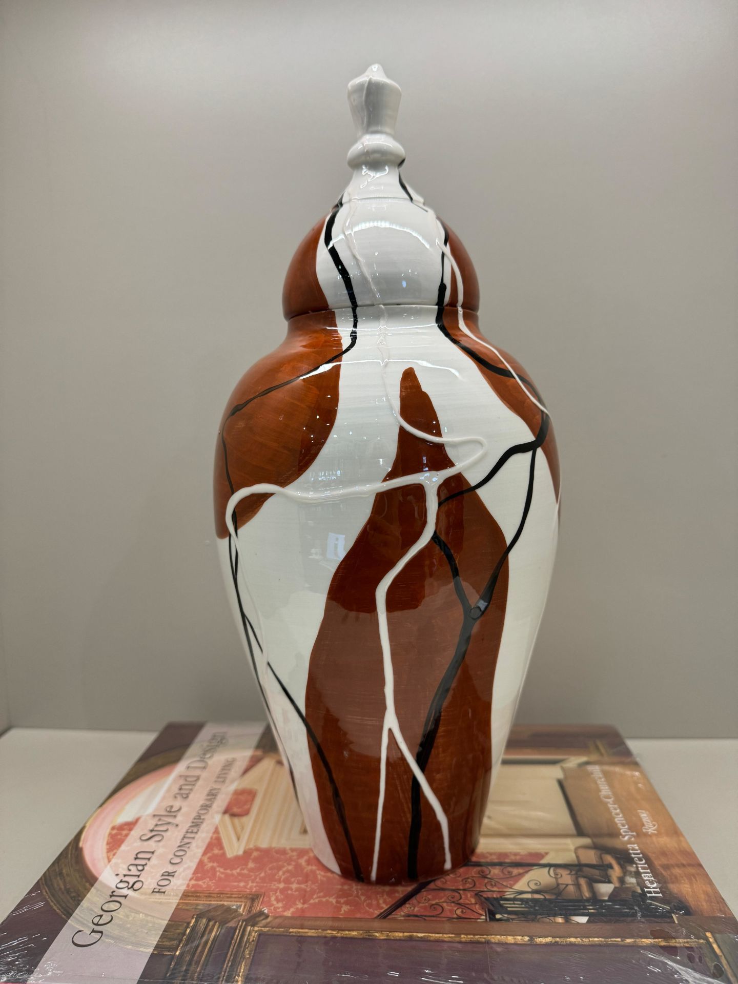 Desenli Siyah Beyaz Detaylı Küçük Küp No:1