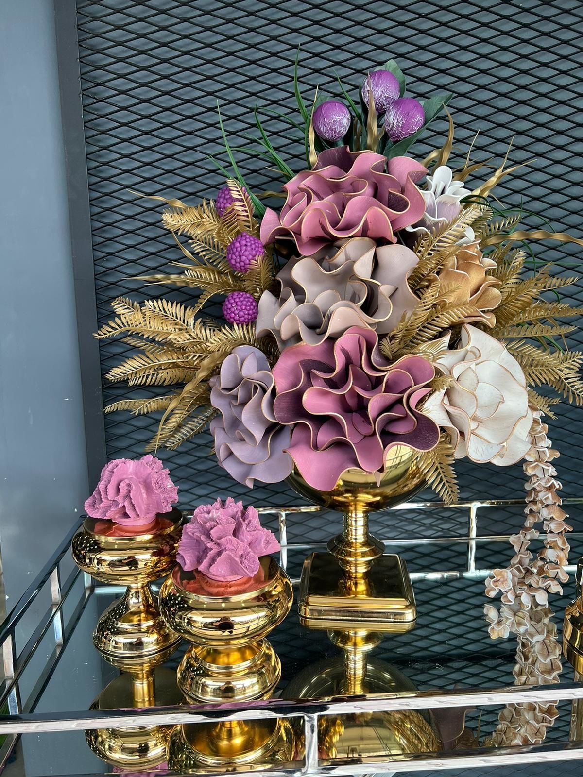 Yapay Çiçekli Gold Kare Ayak Vazo 3 Parça Set No:11