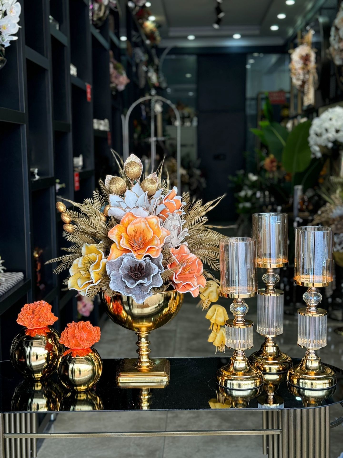 Yapay Çiçekli Gold Kare Ayak Vazo Şamdanlı Set No:6