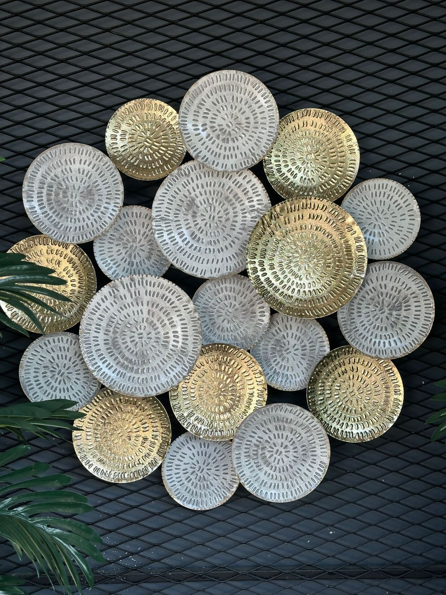 Yuvarlak Metal Tablo