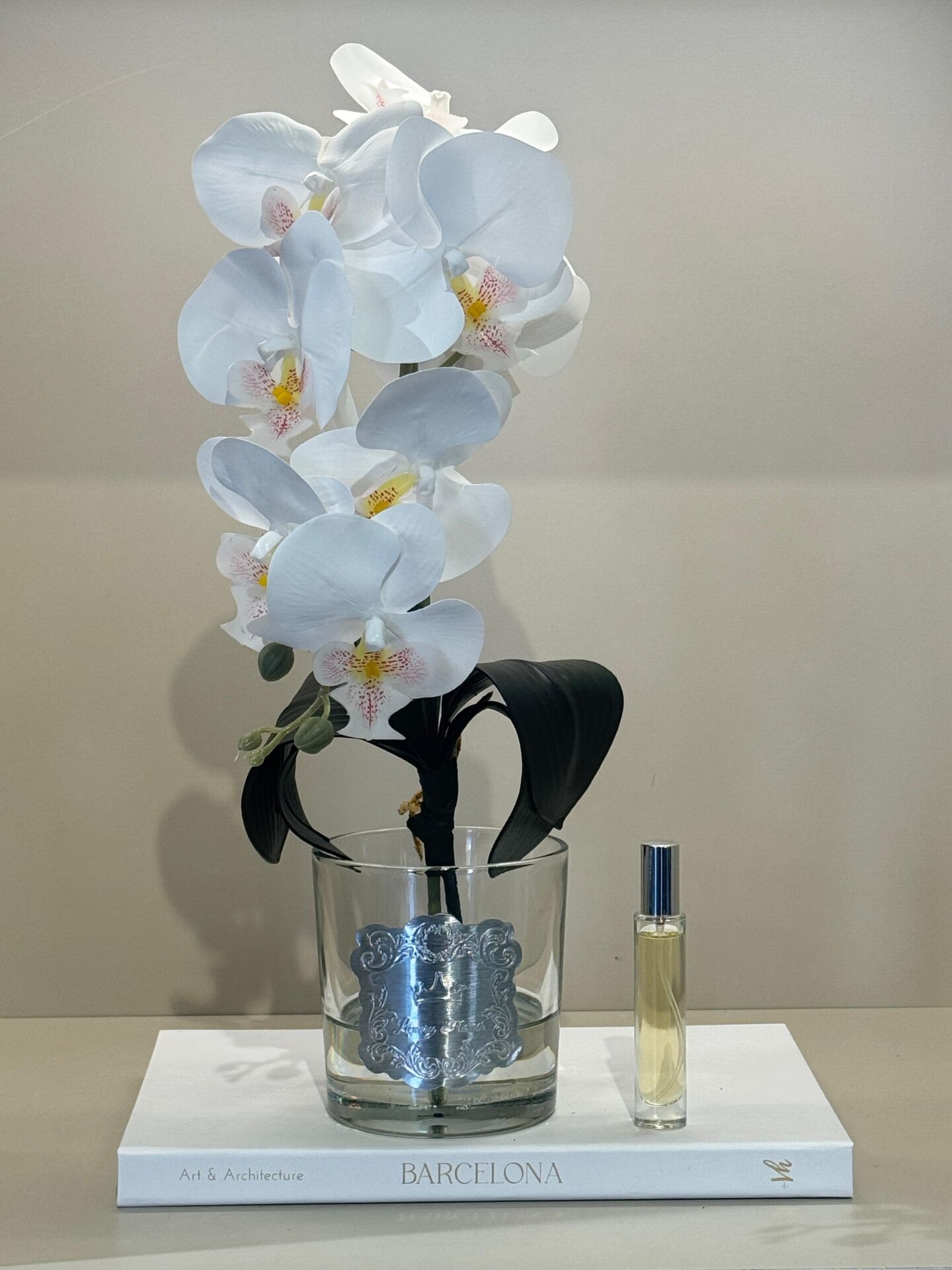 Tek Dal Yapay Orkideli Cam Vazo (gümüş plakalı)