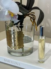 İki Dal Yapay Orkideli Cam Vazo (gold plakalı)