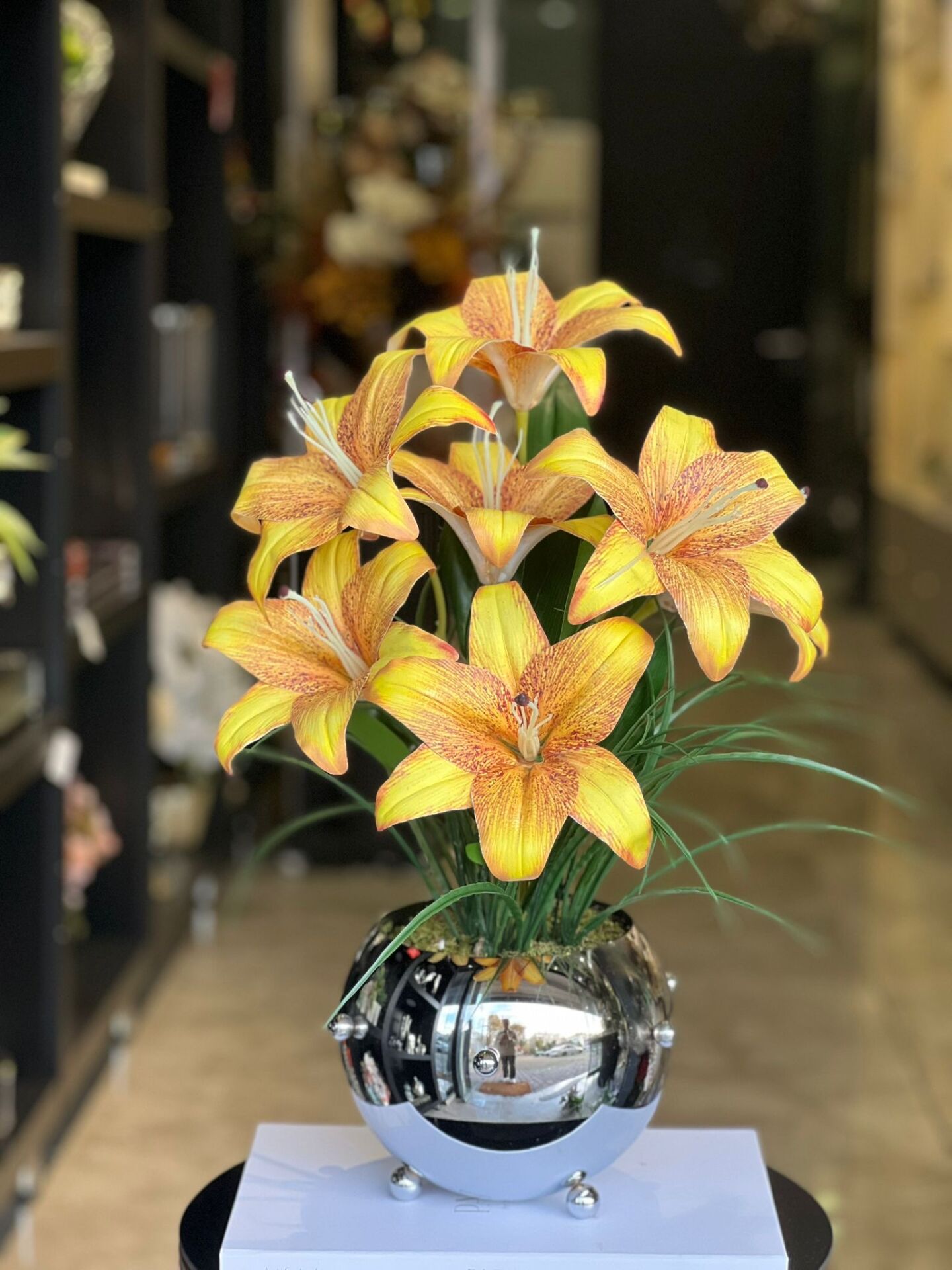 Yapay Sarı Lilyumlu Gümüş Zımba Vazo