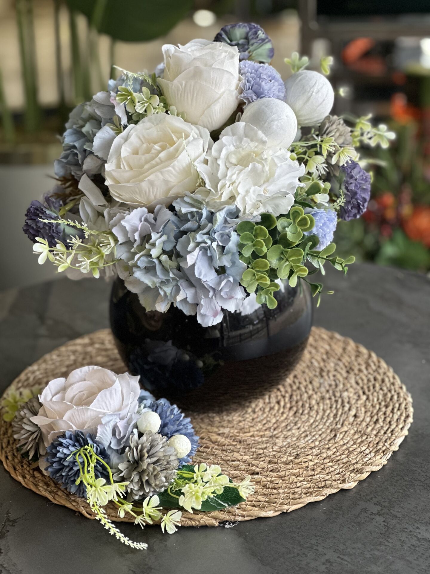 Siyah Cam Vazolu Yapay Çiçek ve Supla set