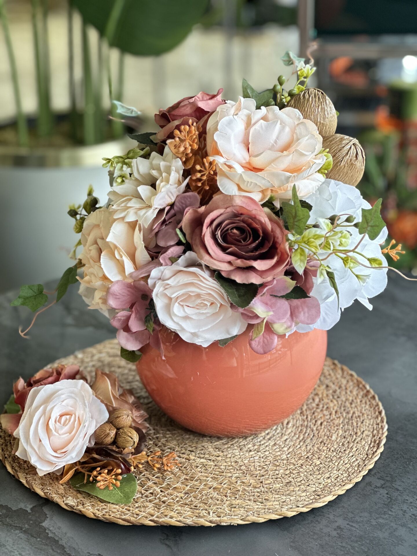 Turuncu Cam Vazolu Yapay Çiçek ve Supla Set