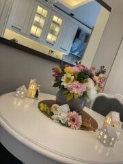 Gri Cam Vazolu Yapay Çiçek ve Supla Set