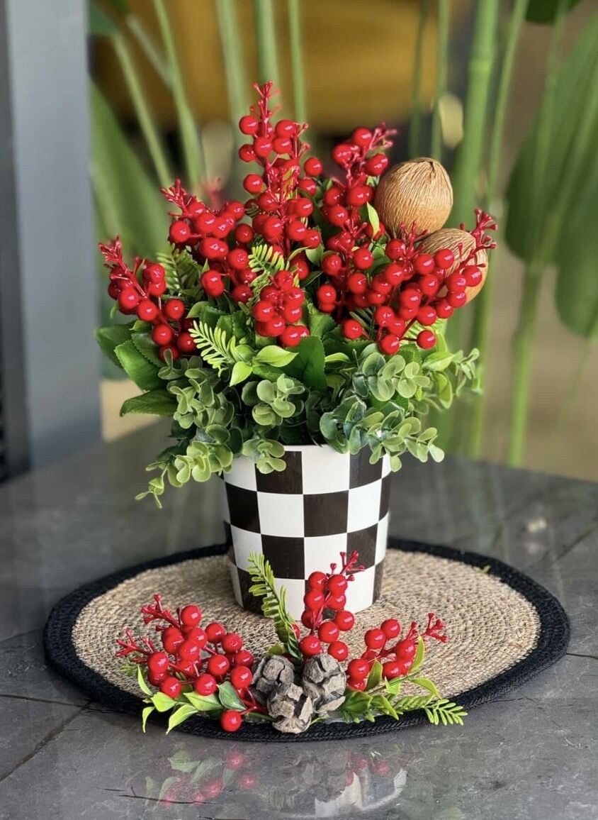 Kırmızı Kokinalı Damalı Vazo ve Supla